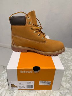 Timberland Women’s Premium 6-Inch Waterproof Boots – New – Size 7