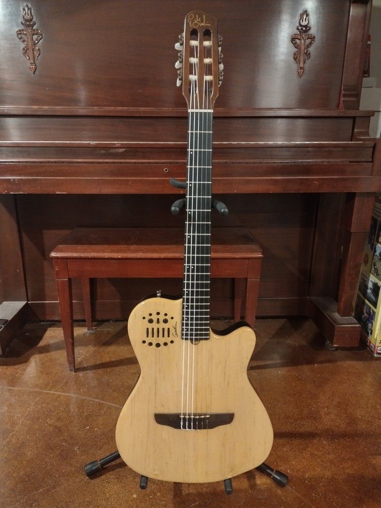 Godin Multiac ACS SA Classical acoustic / electric Guitar / Synth 
