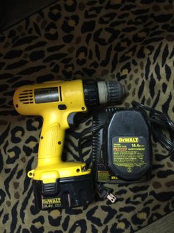 Dewalt DW928 14v drill with 2 batteries and charger for Sale in San