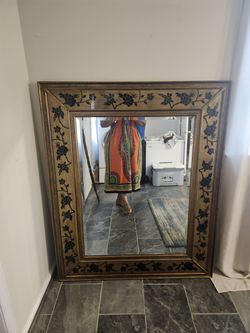 Golden Vintage Floral Mirror – Elegant Statement Piece