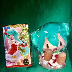 2 Pcs Sealed Hatsune Miku Christmas version with plush