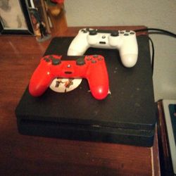 PlayStation PS4 Slim
