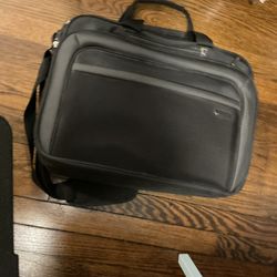 A Good Laptop, Comes In A Case (no Charger) Worked Before, In Good Condition (NO SHIPPING)