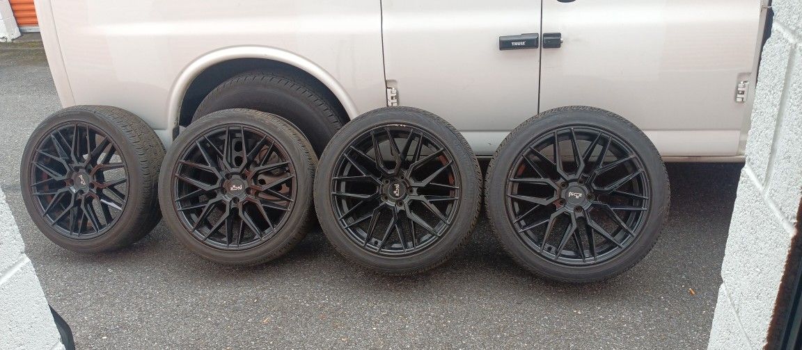19in Black wheels With tires..