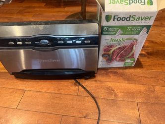 FoodSaver V3880 Stainless Steel Vacuum Sealer