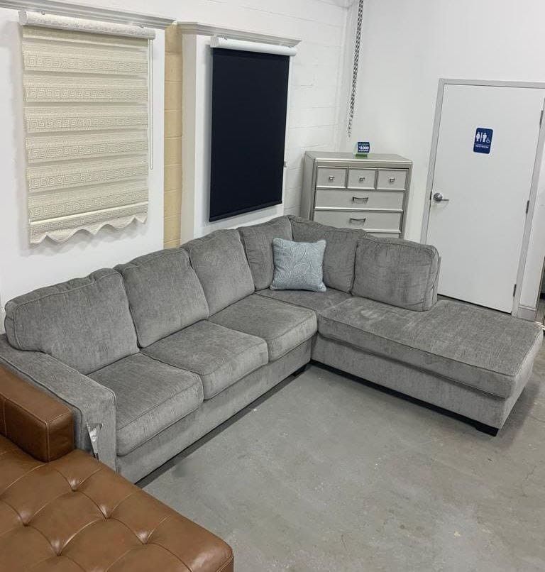 ✨️Same Day/ Next Day Delivery✨️Altari Alloy 2pc Sectional/ Couch