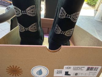 UGG BOOTS SIZE 8