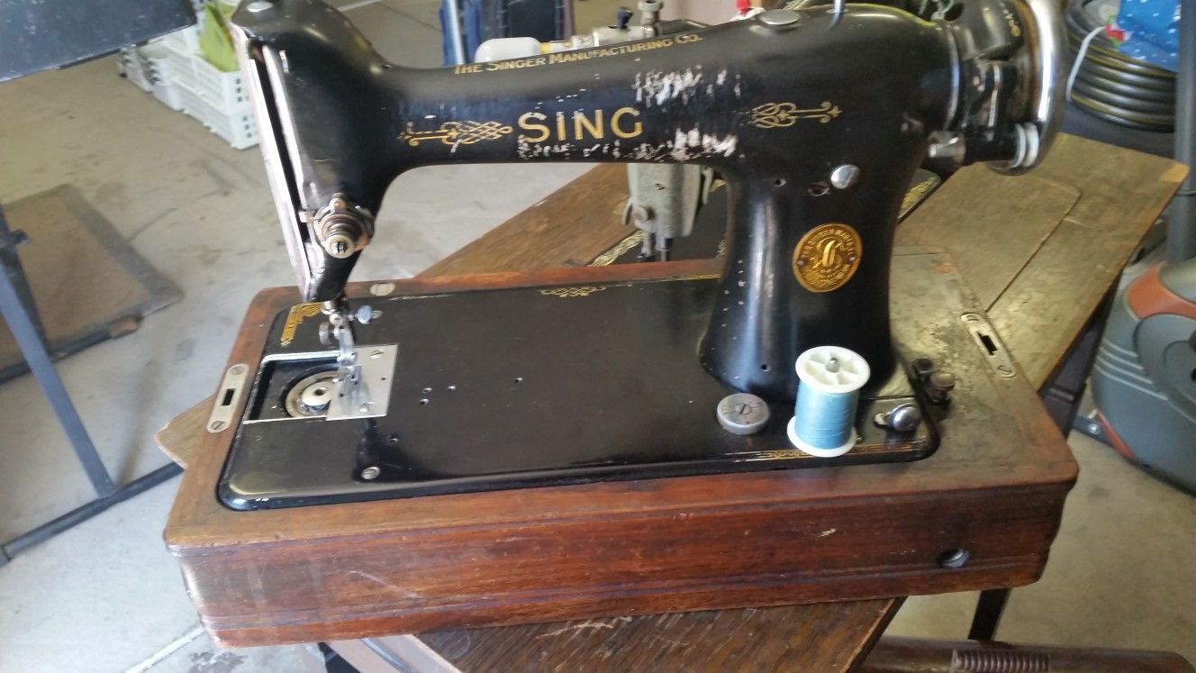 Antique Singer Sewing Machines (2) for Sale in Henderson, NV OfferUp