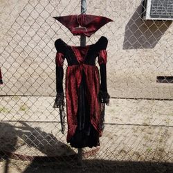 Kids Vampire Costume.  Size 7-8