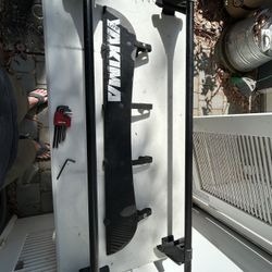 40” Yakima Roof Rack w/ Windshield
