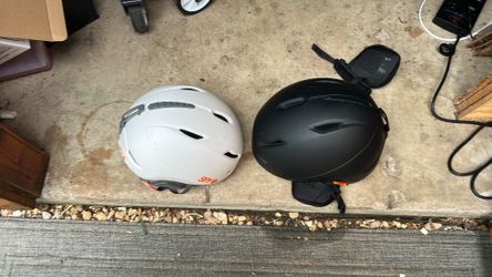 Spy+ sender snowboard and skiing helmet