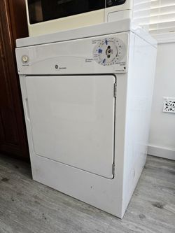 GE Spacemaker Electric Dryer120V 3.6 cu.