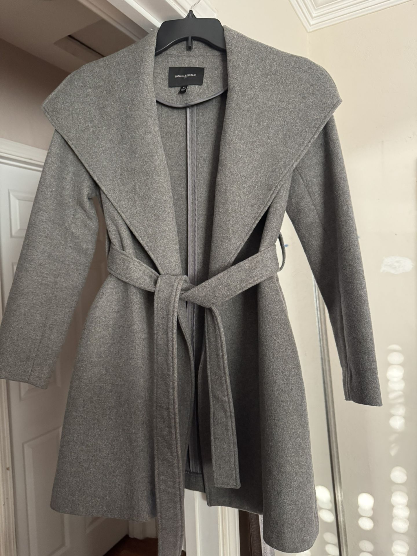 Coat, Like NEW - Banana Republic 🧥