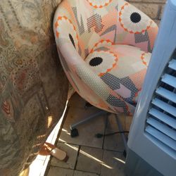 Swivel Rolling Chair 