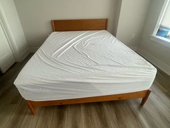 Queen, mid-century modern Zinus bed frame with Queen size Nectar mattress