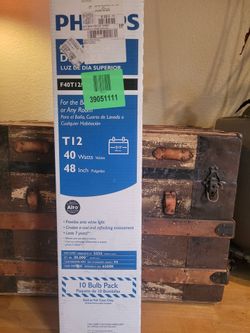 New- 10-pack of Philips Daylight Deluxe  Linear Fluorescent Tube Light Bulbs.