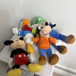 Disney, Donald, Goofy, Mickyh and Luigi Plushies
