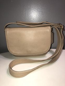 Vintage coach cream pebbles leather crossbody shoulder bag