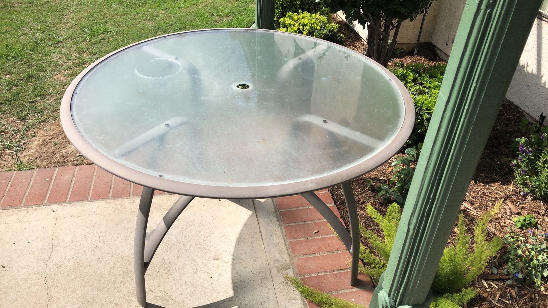48” patio table