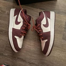 Jordan Lows Size 7 Boys