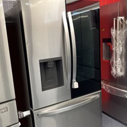New Scratch And Dent LG 28 Cu Ft Stainless Steel French Door Fridge. 1 Year Warranty 