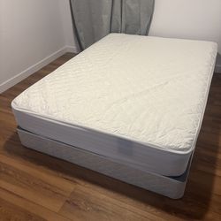 Full size mattress/boxspring