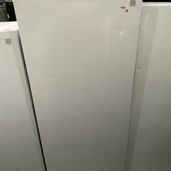 Kenmore 33” 20.6 cubic feet upright freezer with auto defrost white $500
