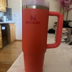 Stanley Cup . No Straw