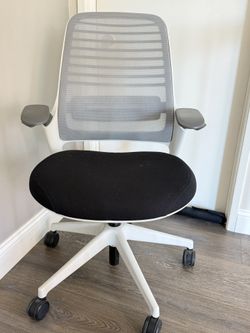 Steelcase Office Chair - barely used like new