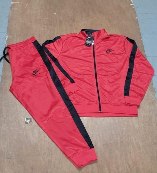 Nike Activewear Sweatsuit
