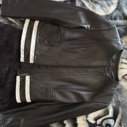 Chamarra De Piel Está En Buenas Condiciones $45