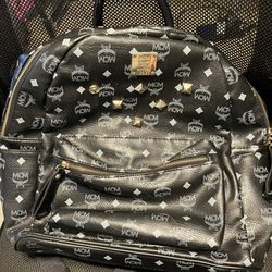 mcm backpack (official)