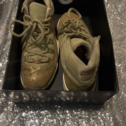 Retro Jordan’s 11 
