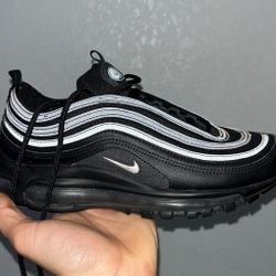 97 Airmax  size 7