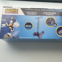 Sonic The Hedgehog 3 Wheel Tilt And Turn Scooter