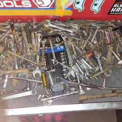 Wrenches/ Sockets 