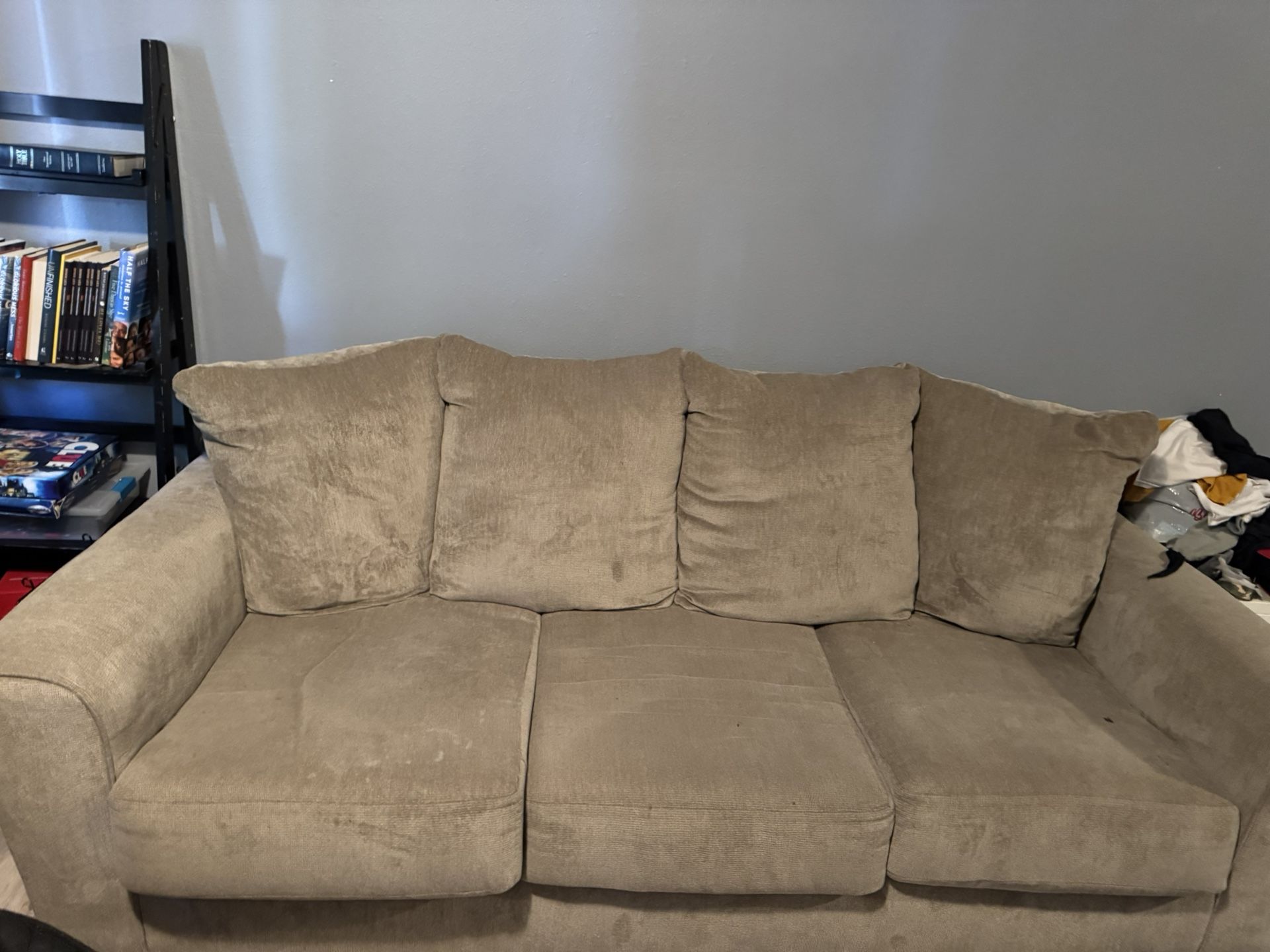 Couch/ Sofa