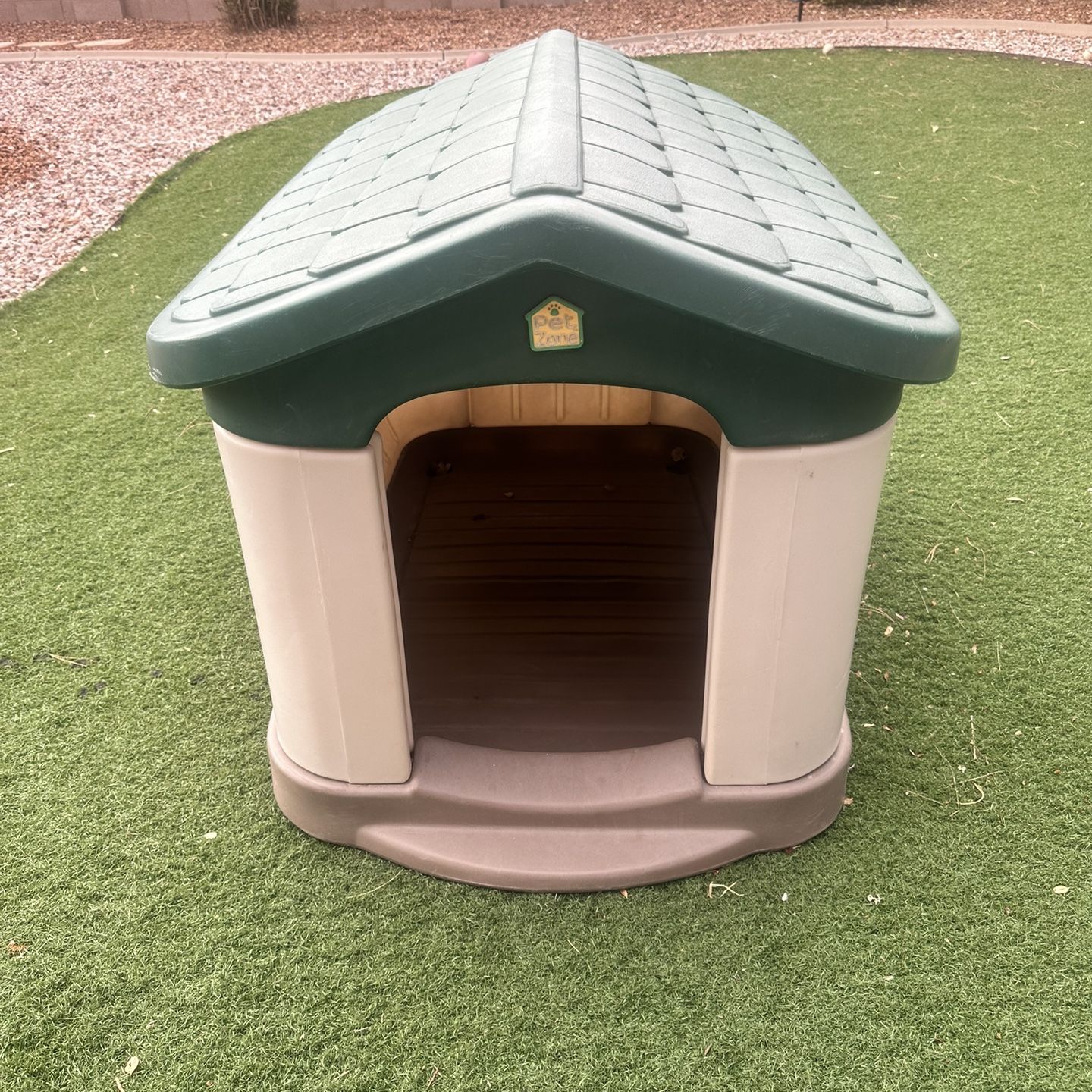 Pet Zone Dog House for Sale in Albuquerque NM OfferUp