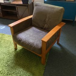 The Cozy Green Armchair You Need!