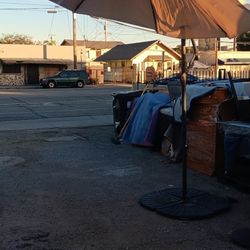 2 UMBRELLA WITH STAND 