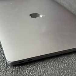 Apple MacBook pro 2016 13 Inch
