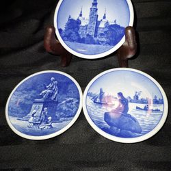 Vtg Set of 3 Mini Royal Copenhagen Pin Dishes