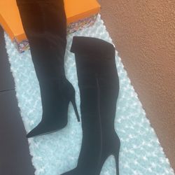 Boots Size 8
