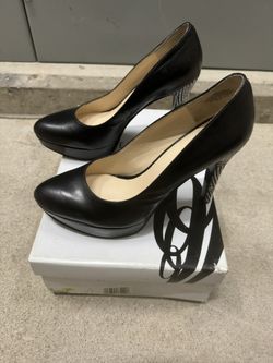 Nine West Marnia Black Leather size 6.  6$ cash