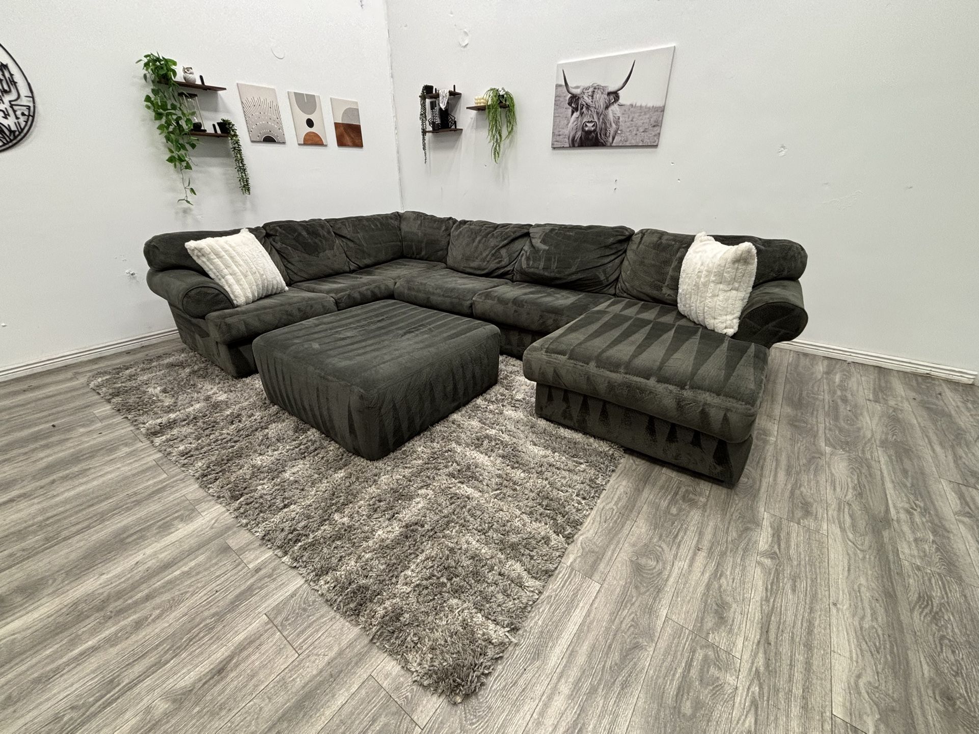 Sectional Couch - Free Delivery