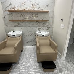 Minerva Avant Shampoo System with White Bowl (Ottoman Included)