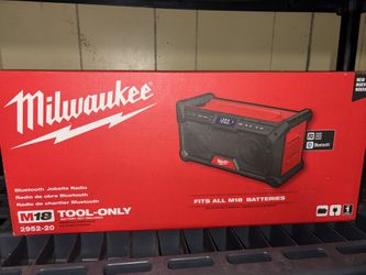 Milwaukee M18 18V Lithium-Ion Cordless Jobsite Radio