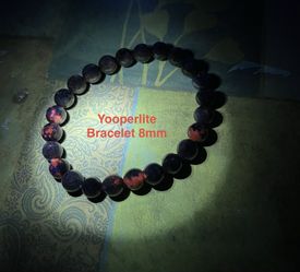 Yooperlite/Sodalite Fluorescent Stretchy Bracelet (8mm) REALLY COOL
