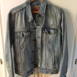 New Levi’s Destressed Denim Jean Jacket Men’s Size M