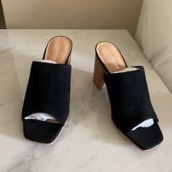 Size 7.5 Black Suede Heels NWB 